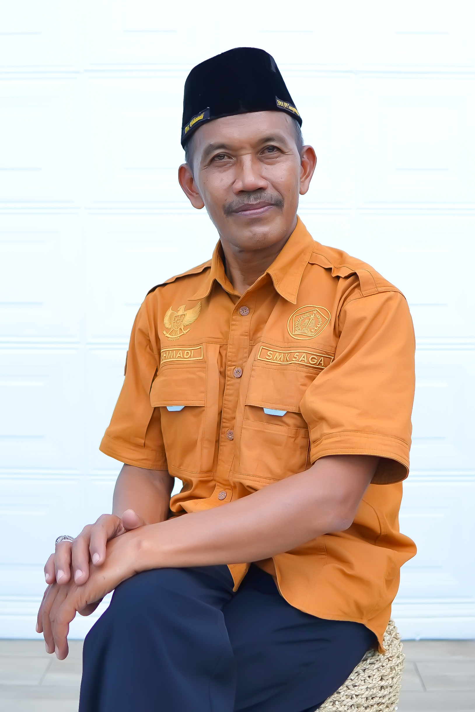 Drs. AKHMADI