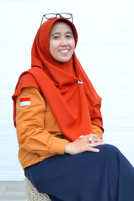 FAJAR KUNY BARIROH, S.Pd